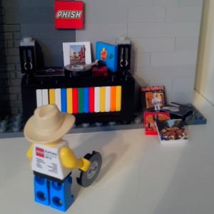 /image.axd?picture=/2014/10/notdead/mini/Lego Retro Room.jpg